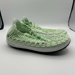 Nike ACG Watercat+ Green Water Shoes Mens Size 12 FN5202-300 Vapor Green